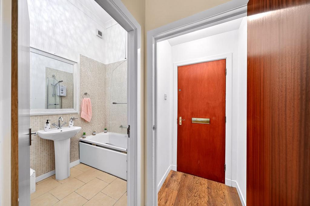 Entrance/Bathroom