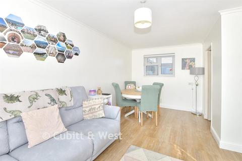 2 bedroom ground floor maisonette for sale, Gossops Drive, Crawley RH11