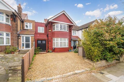 4 bedroom flat to rent, Chamberlayne Road, London NW10