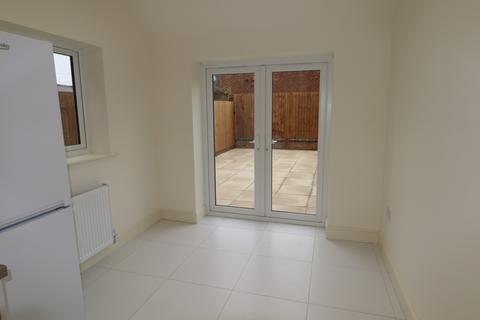 3 bedroom terraced house to rent, Loyd Road, Northampton NN1