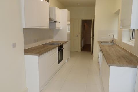 3 bedroom terraced house to rent, Loyd Road, Northampton NN1