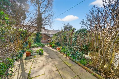 3 bedroom terraced house for sale, Windus Road, London N16