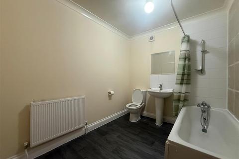 1 bedroom apartment to rent, Cranbrook Road, Ilford