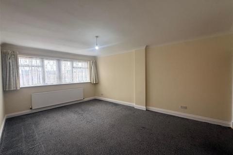 1 bedroom apartment to rent, Cranbrook Road, Ilford