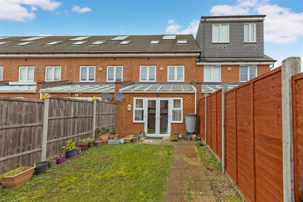 1 Collier Close-4.jpg