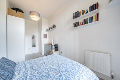 2 bedroom flat for sale, Wey Corner, Walnut Tree Close, Guildford, GU1