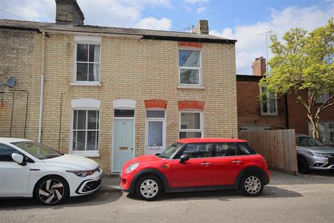 3 bedroom end of terrace house to rent, Cyprus Road, Cambridge CB1