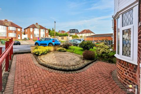 3 bedroom semi-detached house for sale, Hesket Avenue, Oldbury B68