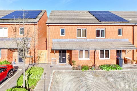 3 bedroom end of terrace house for sale, North Mead, Chichester PO19