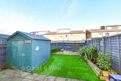 3 bedroom end of terrace house for sale, North Mead, Chichester PO19