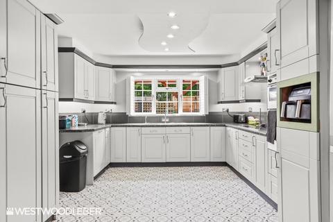undefined, Beechfield, Hoddesdon EN11