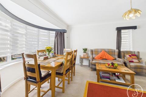 2 bedroom detached bungalow for sale, Armley Grange Rise, Leeds