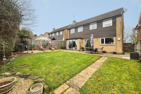 Pembridge Close, Charlton Kings, Cheltenham