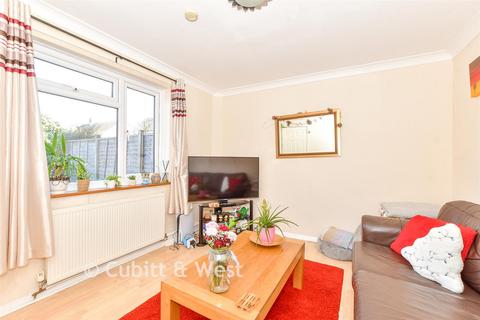 4 bedroom terraced house for sale, Oliver Whitby Road, Chichester PO19