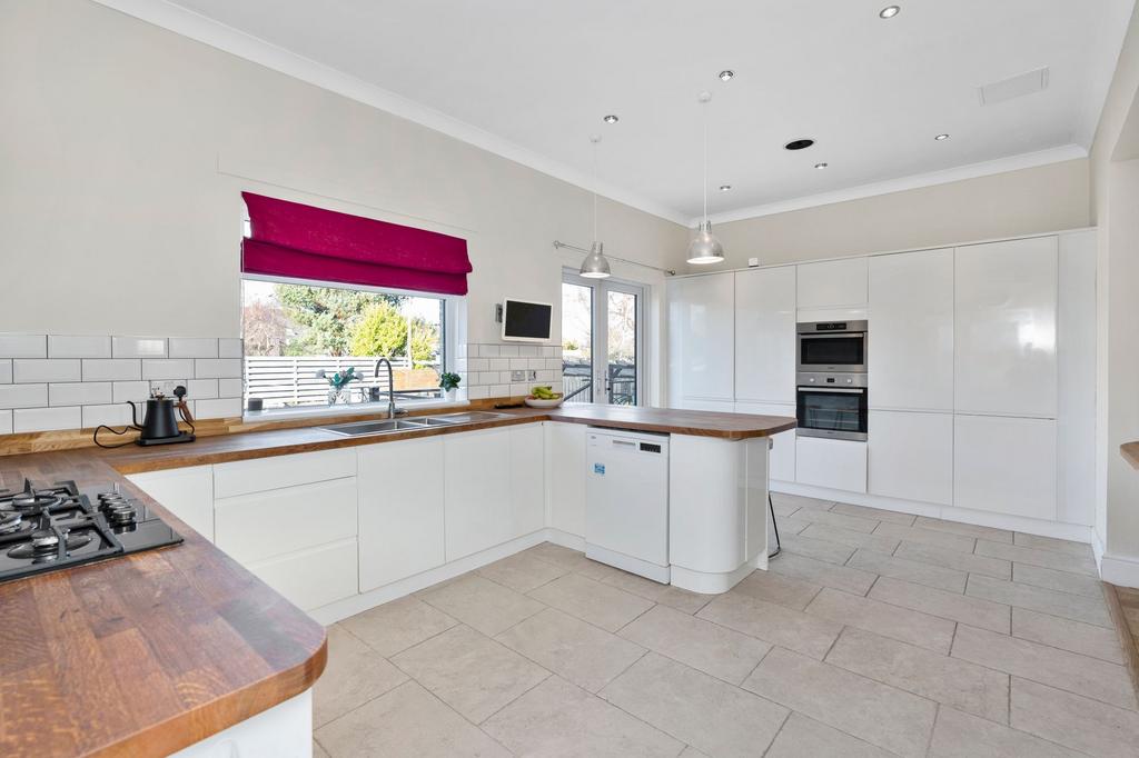 Kitchen/Breakfast Room