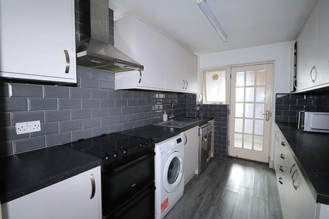 3 bedroom terraced house for sale, Pinewood Park, Farnborough GU14