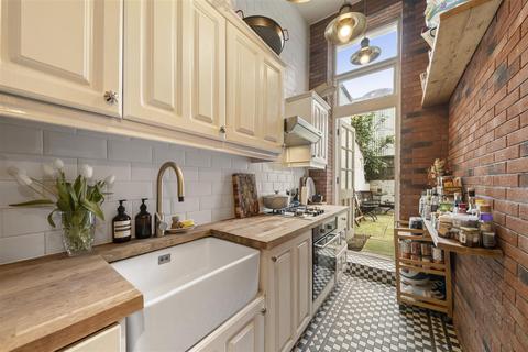 1 bedroom flat for sale, Hackney Road, London