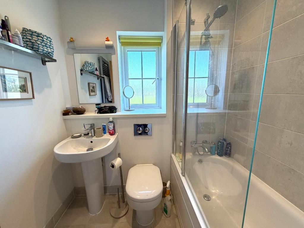Bathroom.JPG