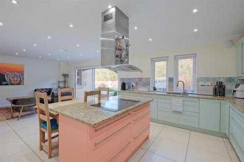 4 bedroom terraced house for sale, Crossbow Gardens, Blantyre