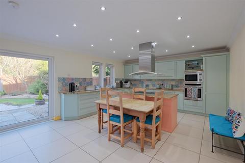4 bedroom terraced house for sale, Crossbow Gardens, Blantyre