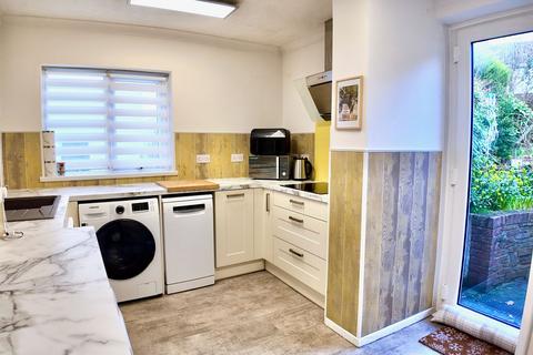 2 bedroom semi-detached house for sale, Highfield Crescent, Pontllanfraith, NP12