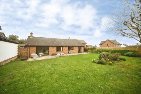 3 bedroom detached bungalow for sale, Highgrove, Taunton