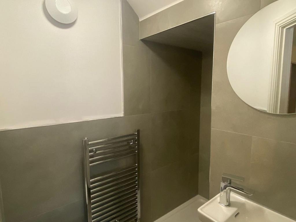 Ensuite 1.jpeg