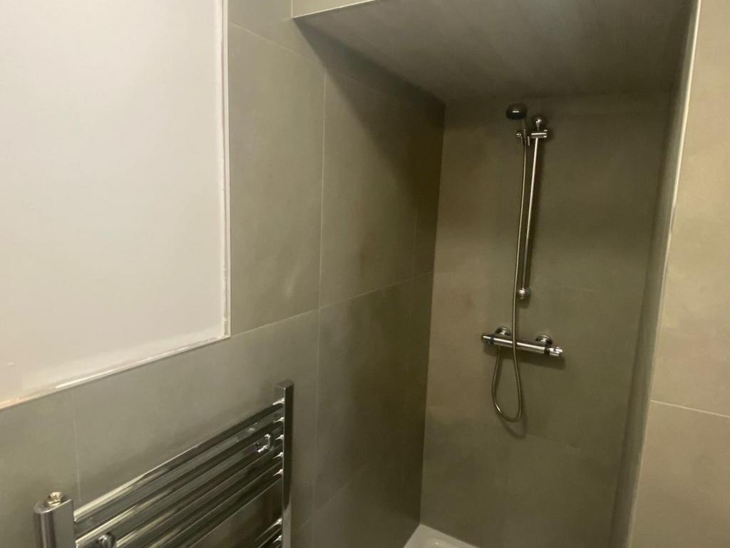 Ensuite 2.jpeg