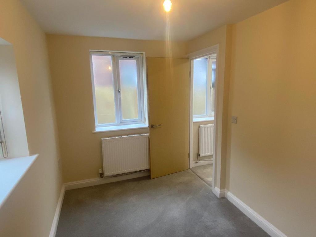 Bedroom 1 2.jpeg