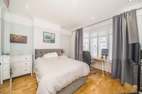 3 bedroom house to rent, Hereward Road, London SW17