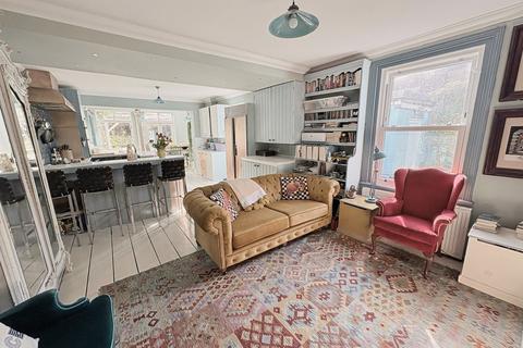 5 bedroom detached house for sale, Southbourne