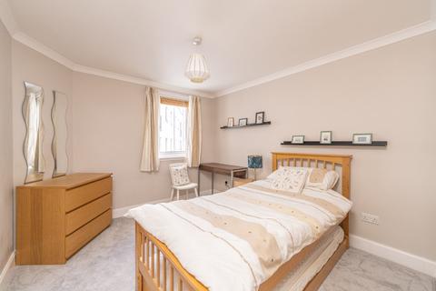 2 bedroom flat to rent, McDonald Road, Leith, Edinburgh, EH7