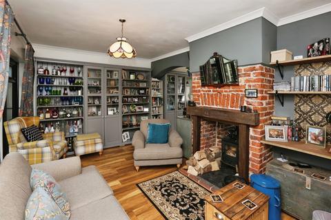 4 bedroom terraced house for sale, Grove Road, Gosport