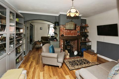 4 bedroom terraced house for sale, Grove Road, Gosport