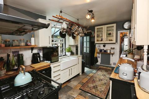 4 bedroom terraced house for sale, Grove Road, Gosport