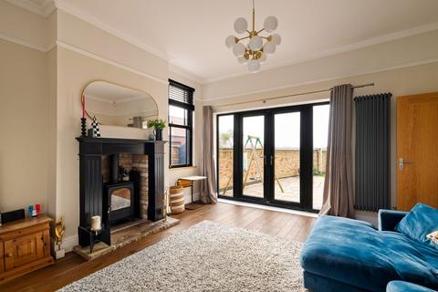 3 bedroom semi-detached house for sale, High Street, Marton, DN21