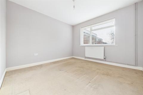 2 bedroom bungalow for sale, Clouston Road, Farnborough, Hapshire, GU14