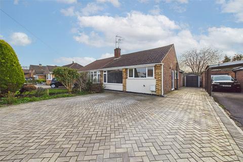 2 bedroom bungalow for sale, Clouston Road, Farnborough, Hampshire, GU14