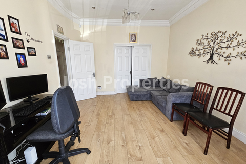 5 bedroom terraced house to rent, Perth Road, Ilford IG2
