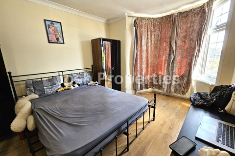 5 bedroom terraced house to rent, Perth Road, Ilford IG2