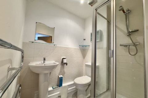 2 bedroom apartment to rent, George Street, Birmingham, B3