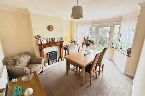 3 bedroom semi-detached house for sale, Chester Road North, Kidderminster, DY10