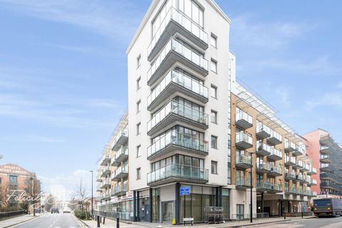 3 bedroom apartment for sale, Yeo Street, London