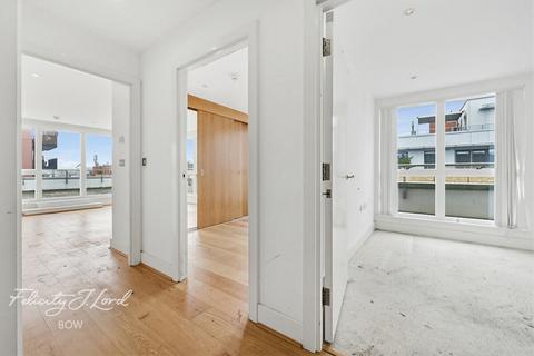 3 bedroom apartment for sale, Yeo Street, London