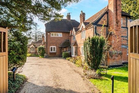 undefined, Perry Hill, Worplesdon, Guildford, Surrey, GU3