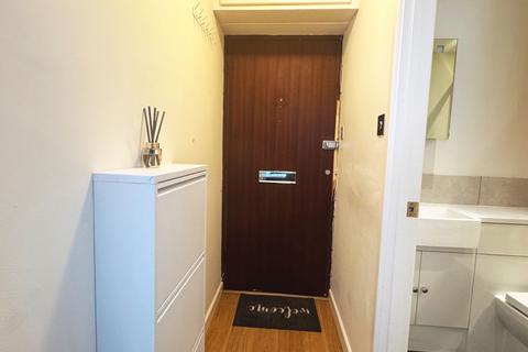 undefined, Flat 6 Wren Court, 6 Runnemede Road, Egham