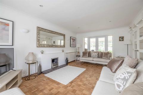 4 bedroom detached house for sale, Woodland Avenue, Windsor