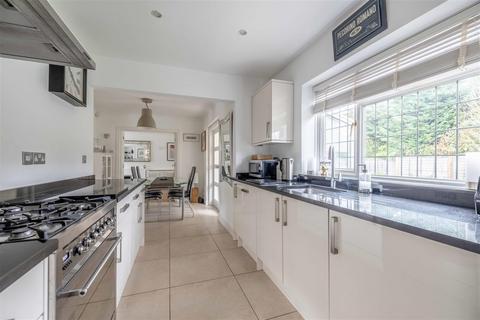 4 bedroom detached house for sale, Woodland Avenue, Windsor