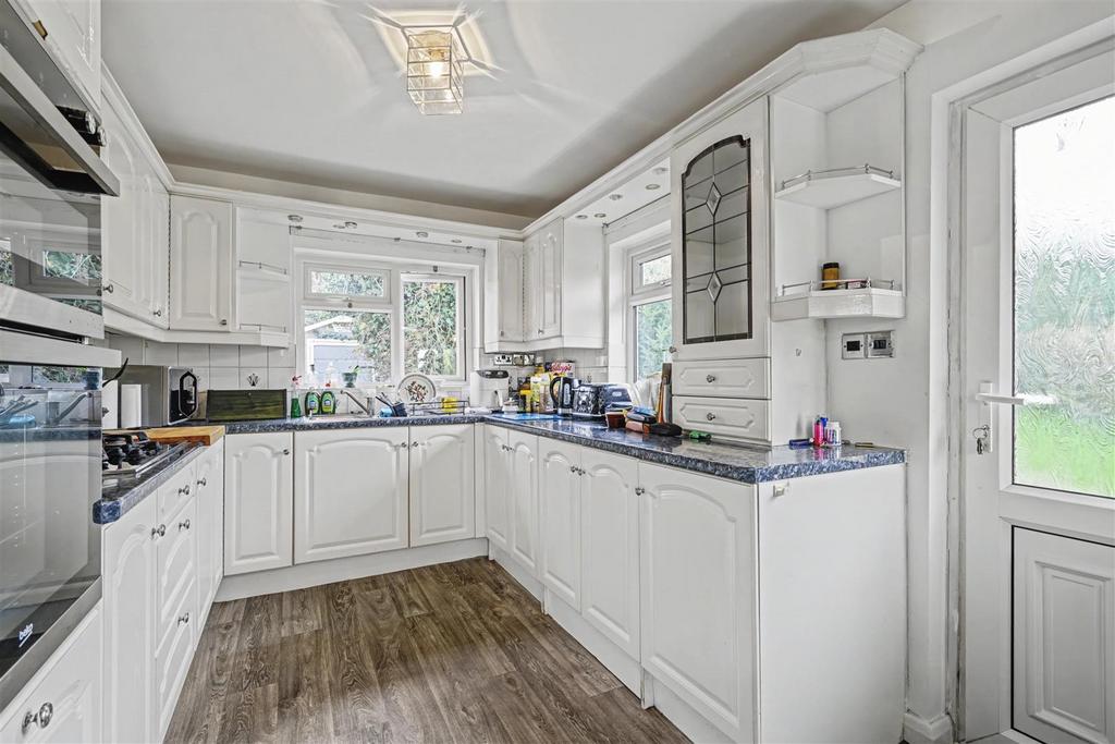 Kitchen 1 2.jpeg