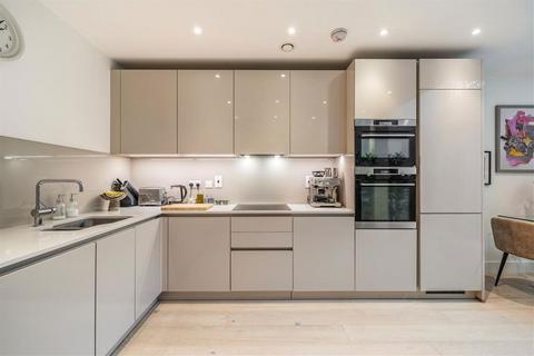 2 bedroom maisonette for sale, Camden Road, London NW1